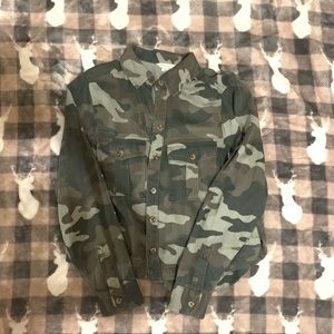 Aeropostal camo button down shirt